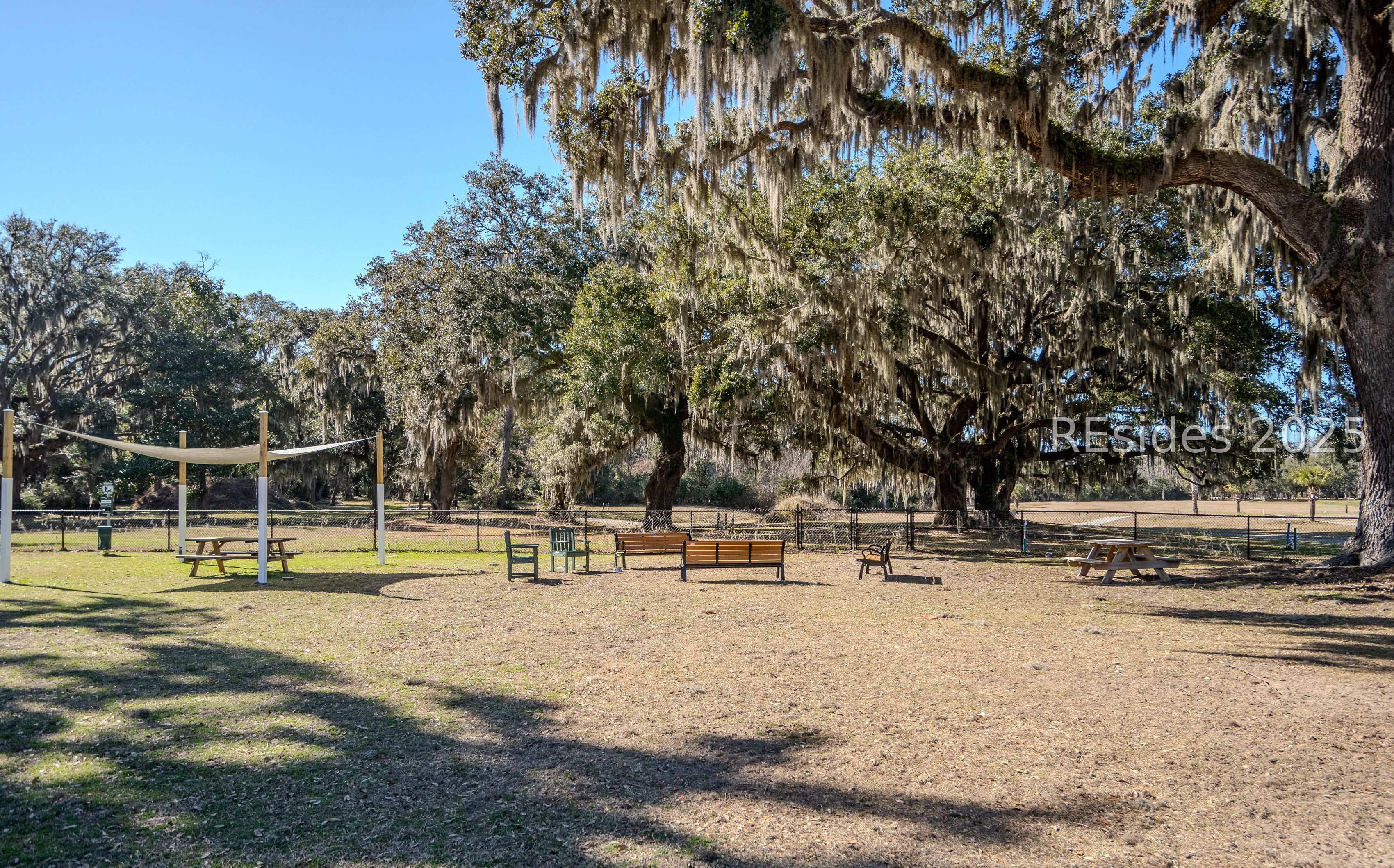 Beaufort, South Carolina 29902, United States, 2 Bedrooms Bedrooms, ,2 BathroomsBathrooms,Residential,Pending,251104