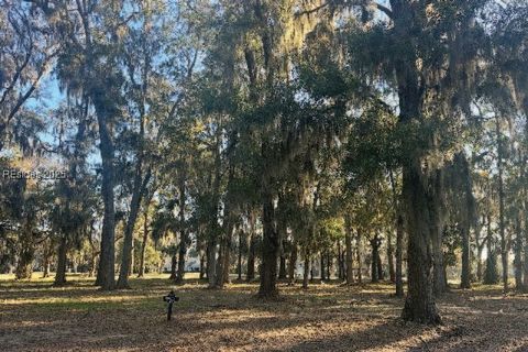 Vacant Land For Sale - 76 Inverness Drive<br/> Bluffton, SC 29910