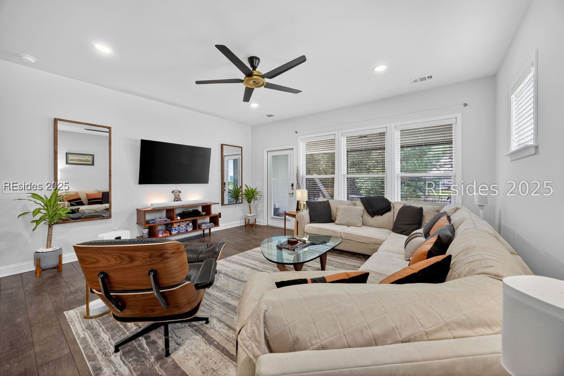 2 Bainbridge Way