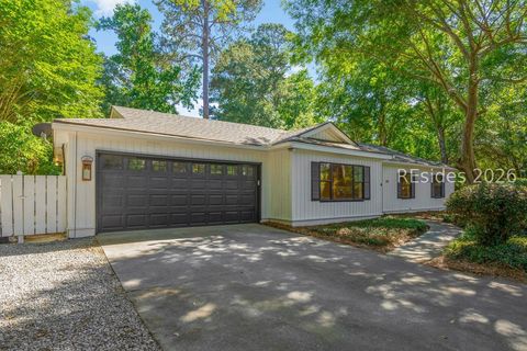 Homes For Sale - 20 Kings Court<br/> Hilton Head Island, SC 29926
