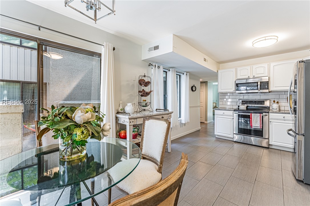 90 Gloucester Road #1005, Hilton Head Island, Texas image 7