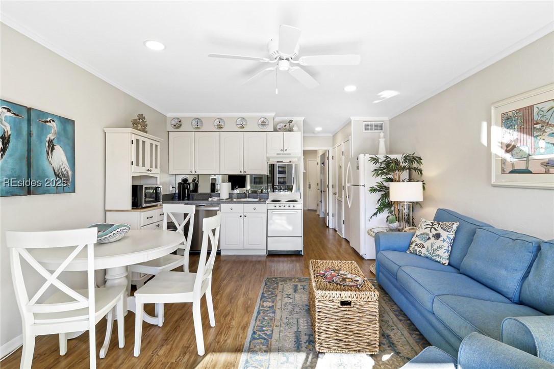 40 Folly Field Road #B149, Hilton Head Island, South Carolina image 2