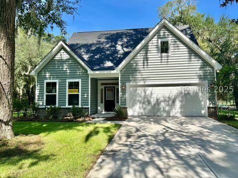 Homes For Sale - 1 Alumni Road<br/> Beaufort, SC 29907