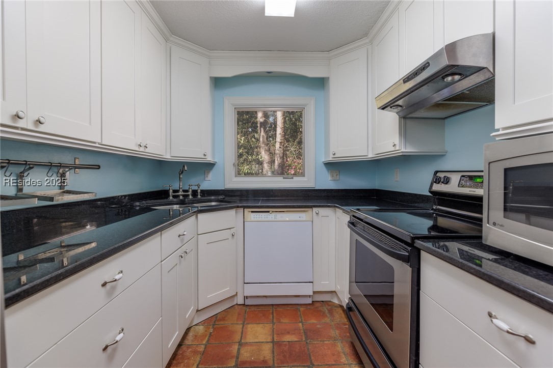 3 Honeysuckle Court, Hilton Head Island, South Carolina image 12