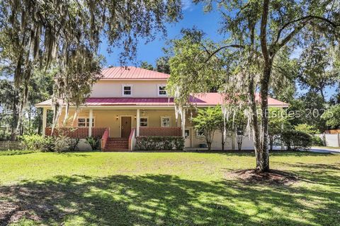 Homes For Sale - 700 Oakwood Drive<br/> Hardeeville, SC 29927