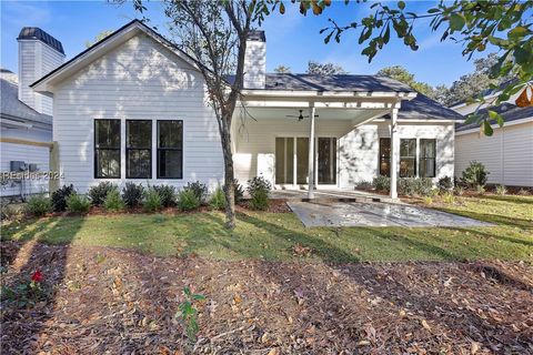 A home in Saint Helena Island