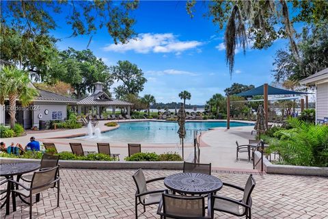 A home in Saint Helena Island