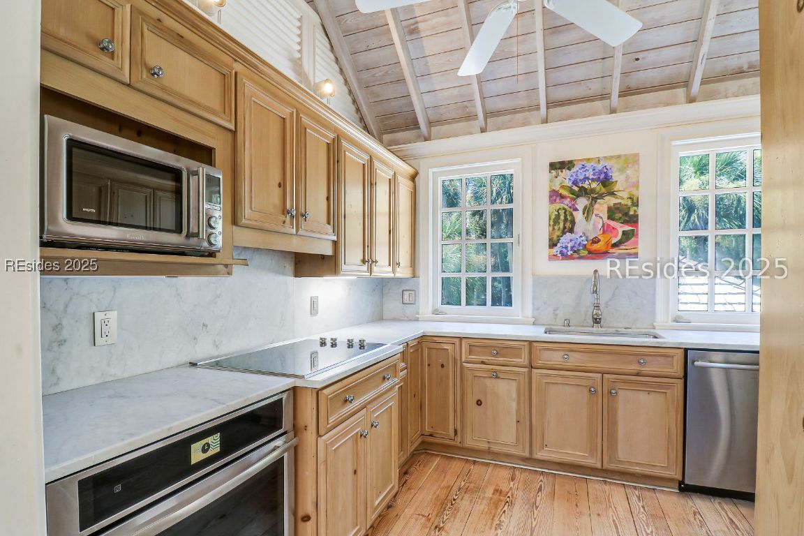 30 E Beach Lagoon Road