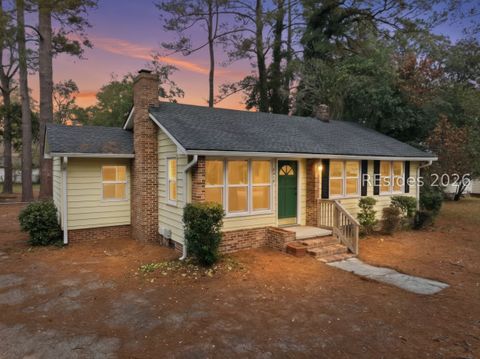 Homes For Sale - 2419 Pine Court<br/> Beaufort, SC 29902