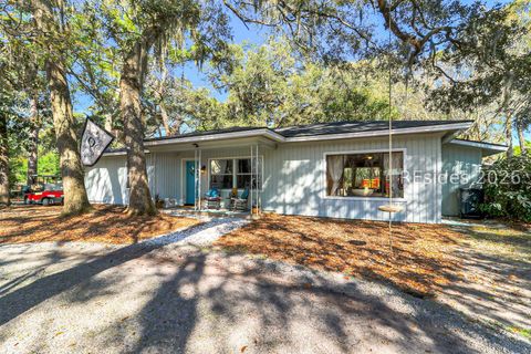 Homes For Sale - 10 Myrtle Island Road<br/> Bluffton, SC 29910