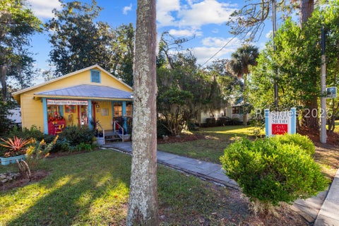 Homes For Sale - 27 Calhoun Street<br/> Beaufort County, Bluffton, SC 29910