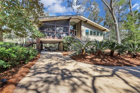 Homes For Sale - 34 W Beach Lagoon Road<br/> Hilton Head Island, SC 29928
