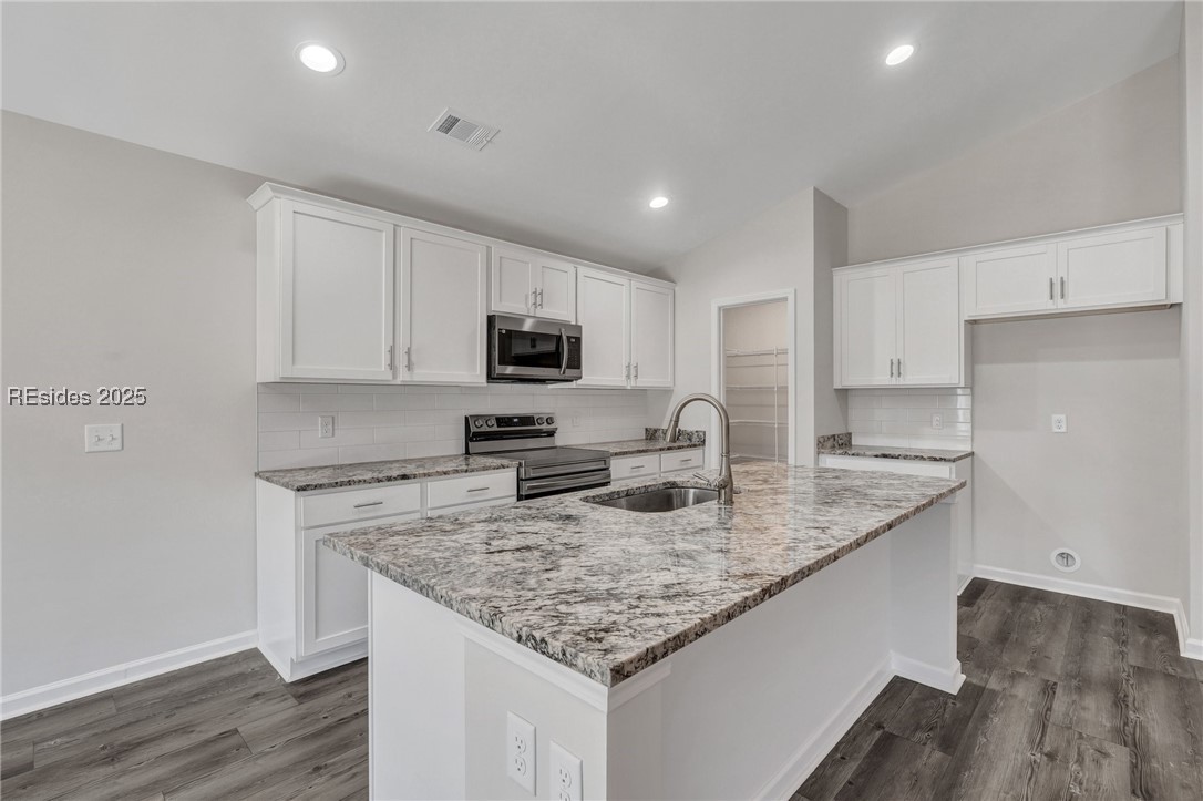 206 Founders Walk
