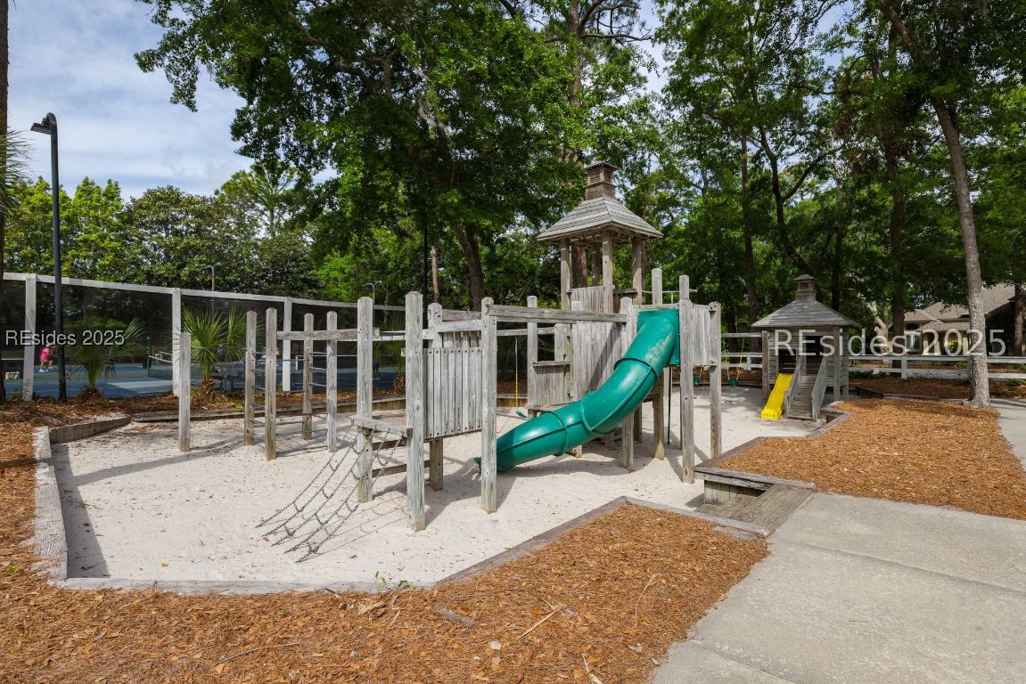 Hilton Head Island, South Carolina 29926, United States, 4 Bedrooms Bedrooms, ,3 BathroomsBathrooms,Residential,Active,103157