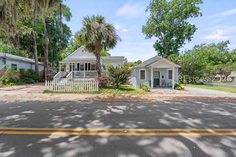 Homes For Sale - 706-708 Church Street<br/> Beaufort, SC 29902