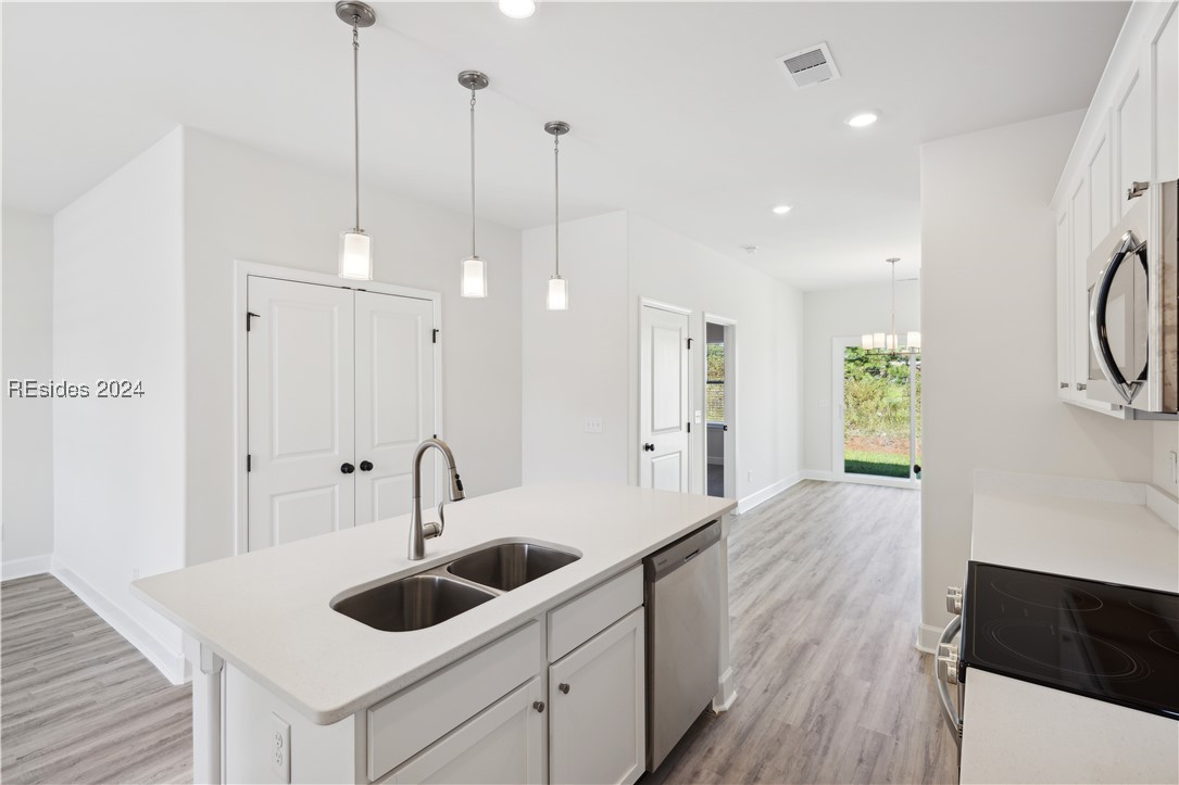 Ridgeland, South Carolina 29936, United States, 3 Bedrooms Bedrooms, ,3 BathroomsBathrooms,Residential,Pending,25852