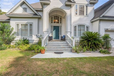 A home in Saint Helena Island