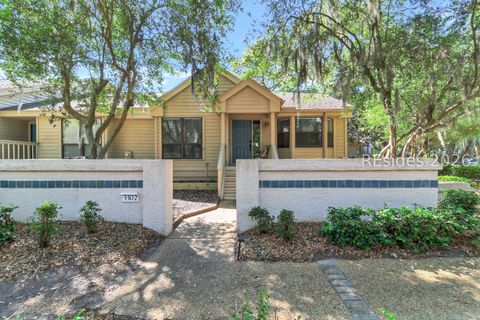 Townhouse For Sale - 33 Lake Forest Drive #APT 3302<br/> Hilton Head Island, SC 29928