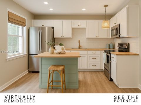 Townhouse For Sale - 230 West Square<br/> Bluffton, SC 29910