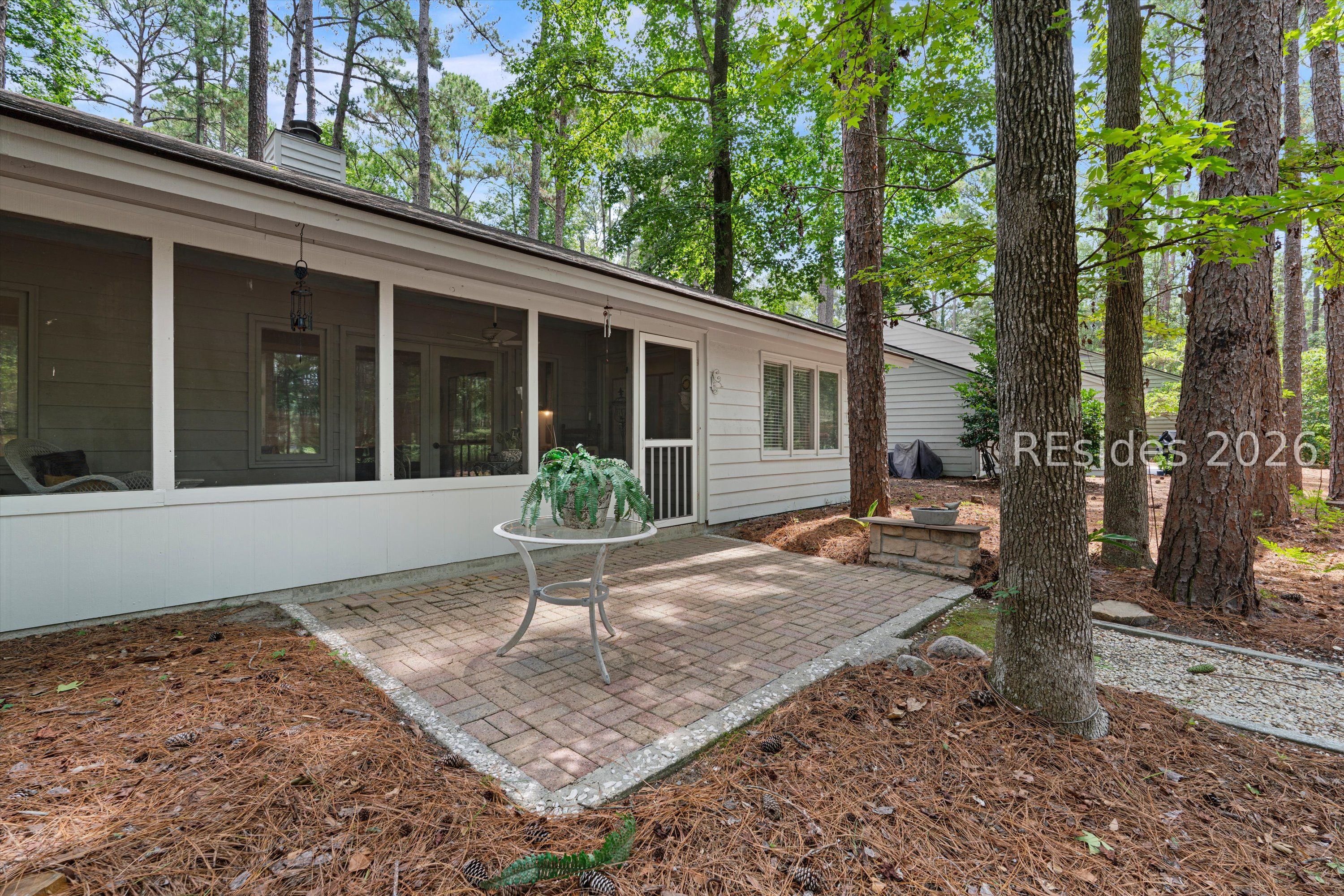 25 Fernwood Court
