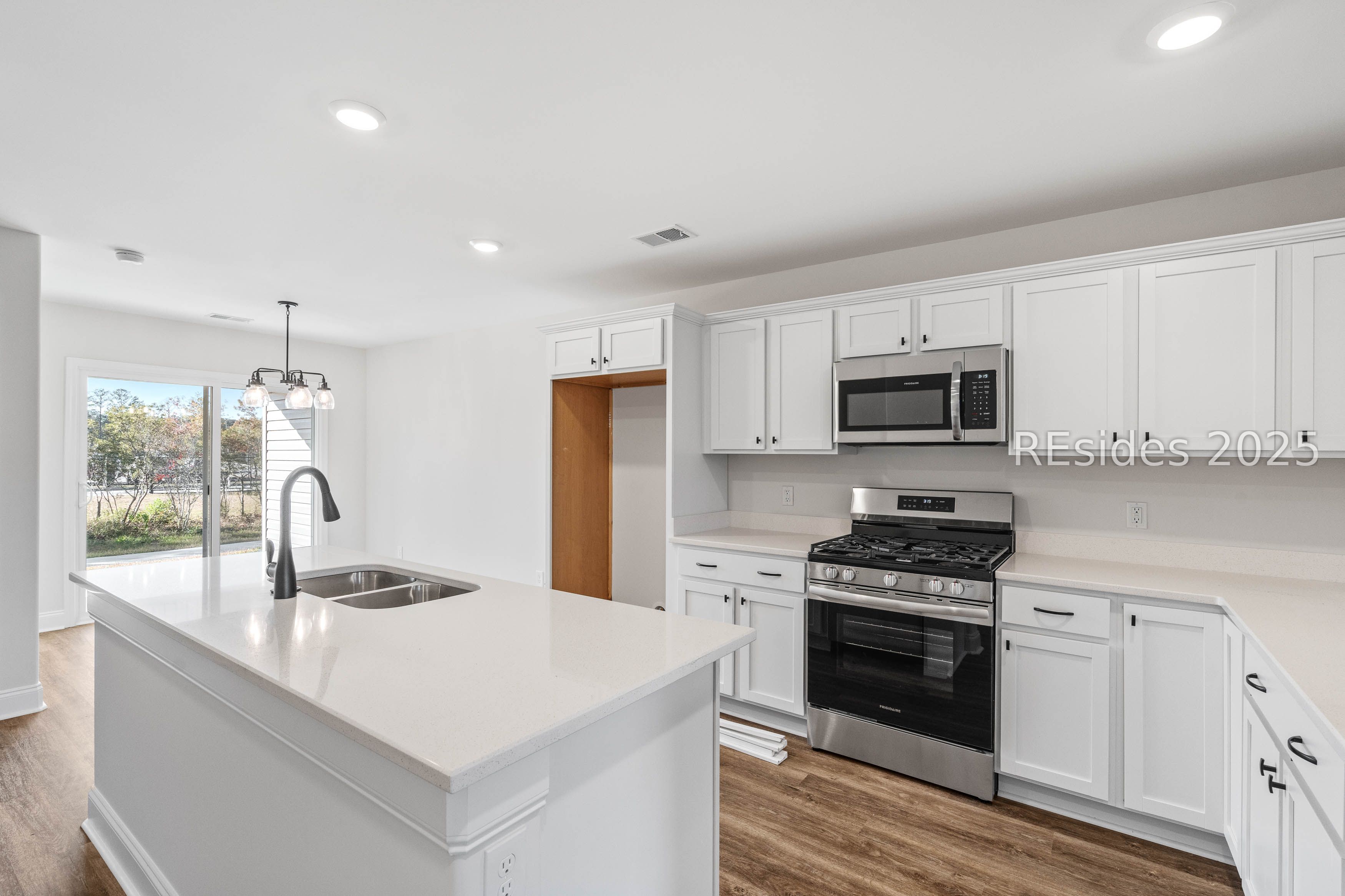 Hardeeville, South Carolina 29927, United States, 3 Bedrooms Bedrooms, ,3 BathroomsBathrooms,Residential,Active,215103