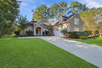 Single Family Residence at 3 Reston Place