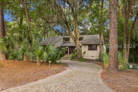Homes For Sale - 21 Acorn Lane<br/> Hilton Head Island, SC 29928