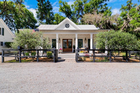 Homes For Sale - 29 Lawton Street<br/> Bluffton, SC 29910