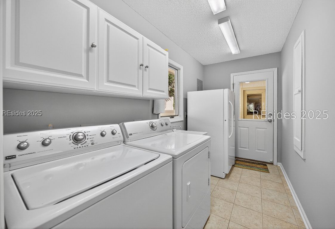 Hilton Head Island, South Carolina 29926, United States, 3 Bedrooms Bedrooms, ,2 BathroomsBathrooms,Residential,Pending,238251