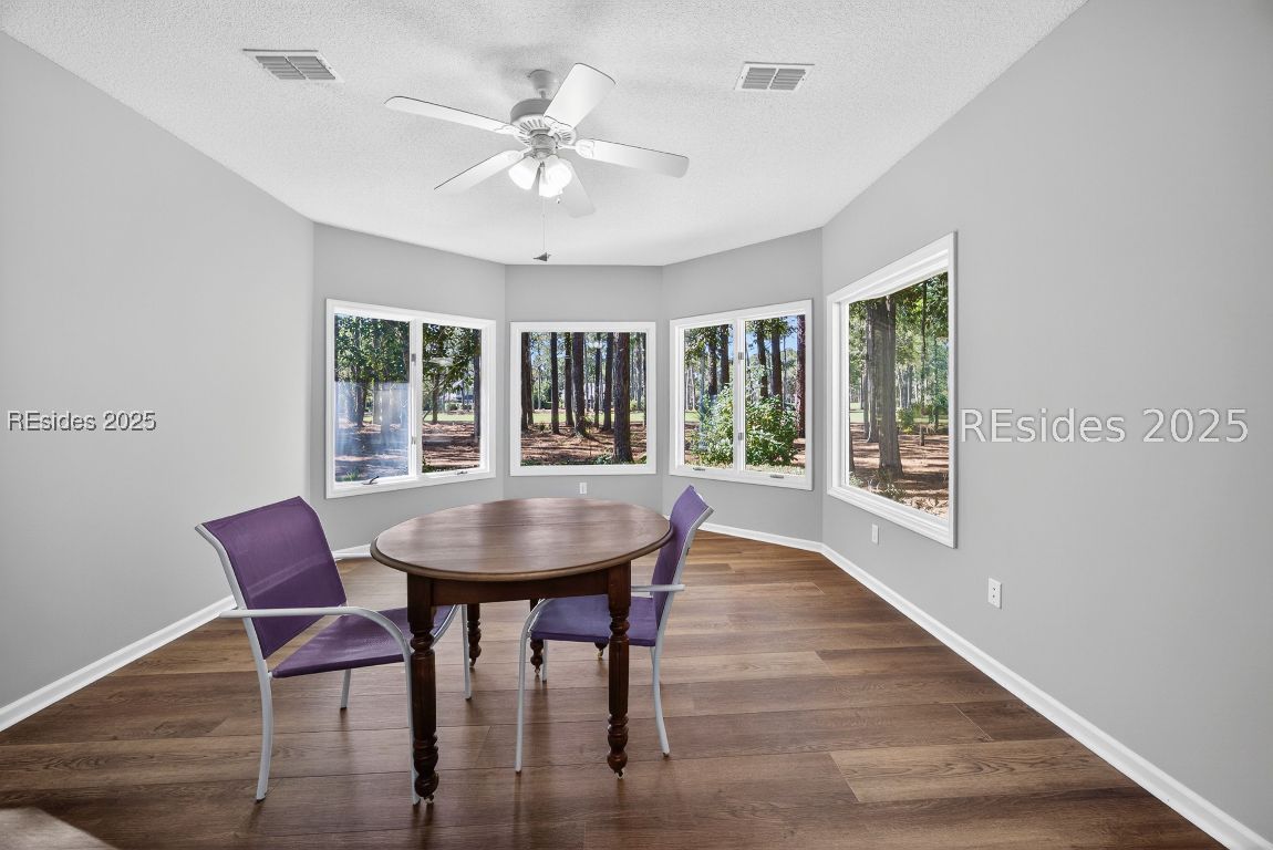 Hilton Head Island, South Carolina 29926, United States, 3 Bedrooms Bedrooms, ,2 BathroomsBathrooms,Residential,Pending,238251