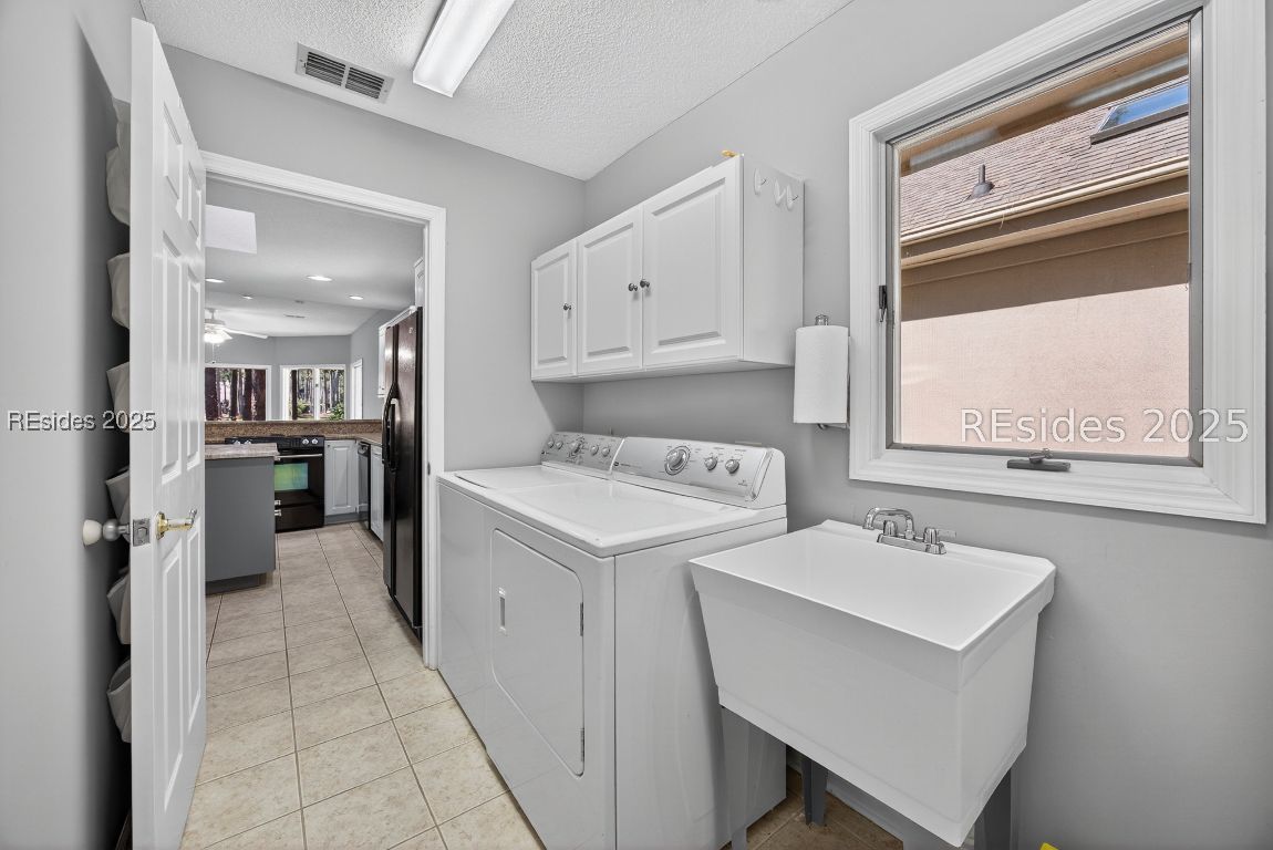 Hilton Head Island, South Carolina 29926, United States, 3 Bedrooms Bedrooms, ,2 BathroomsBathrooms,Residential,Pending,238251