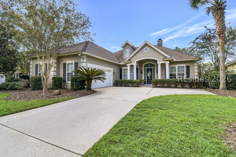 Homes For Sale - 8 Weymouth Circle<br/> Bluffton, SC 29910