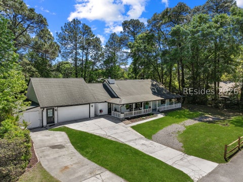 Homes For Sale - 7 Windy Lake Court<br/> Bluffton, SC 29910
