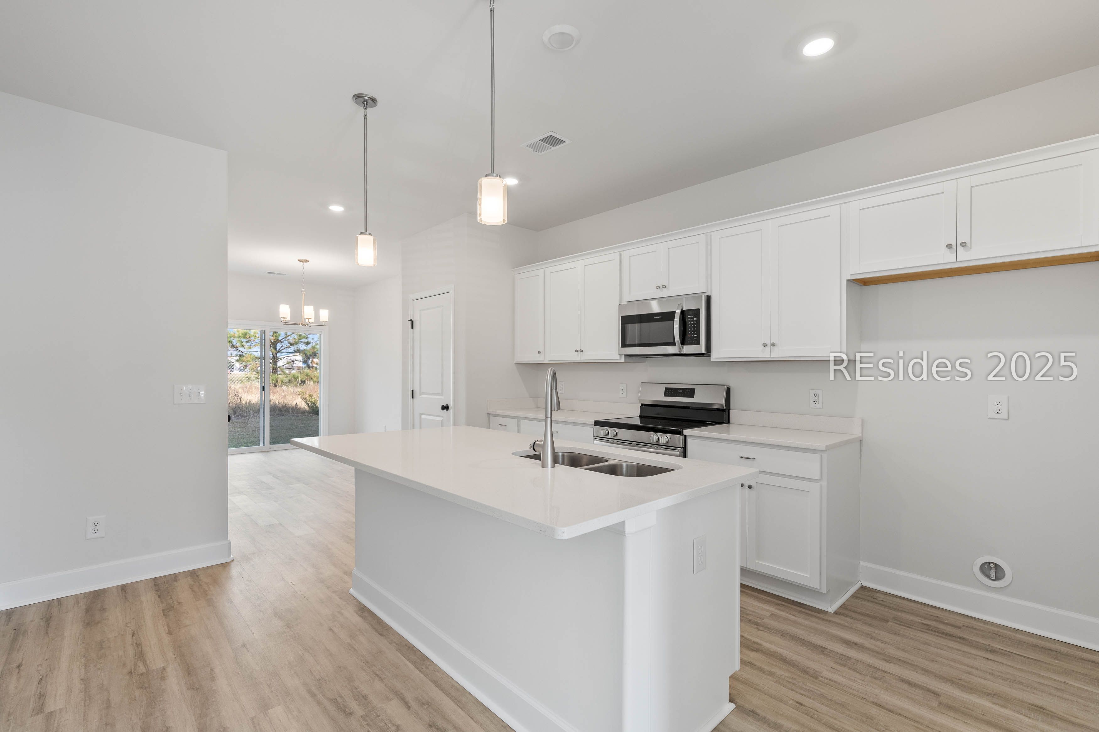 Ridgeland, South Carolina 29936, United States, 3 Bedrooms Bedrooms, ,3 BathroomsBathrooms,Residential,Active,25904