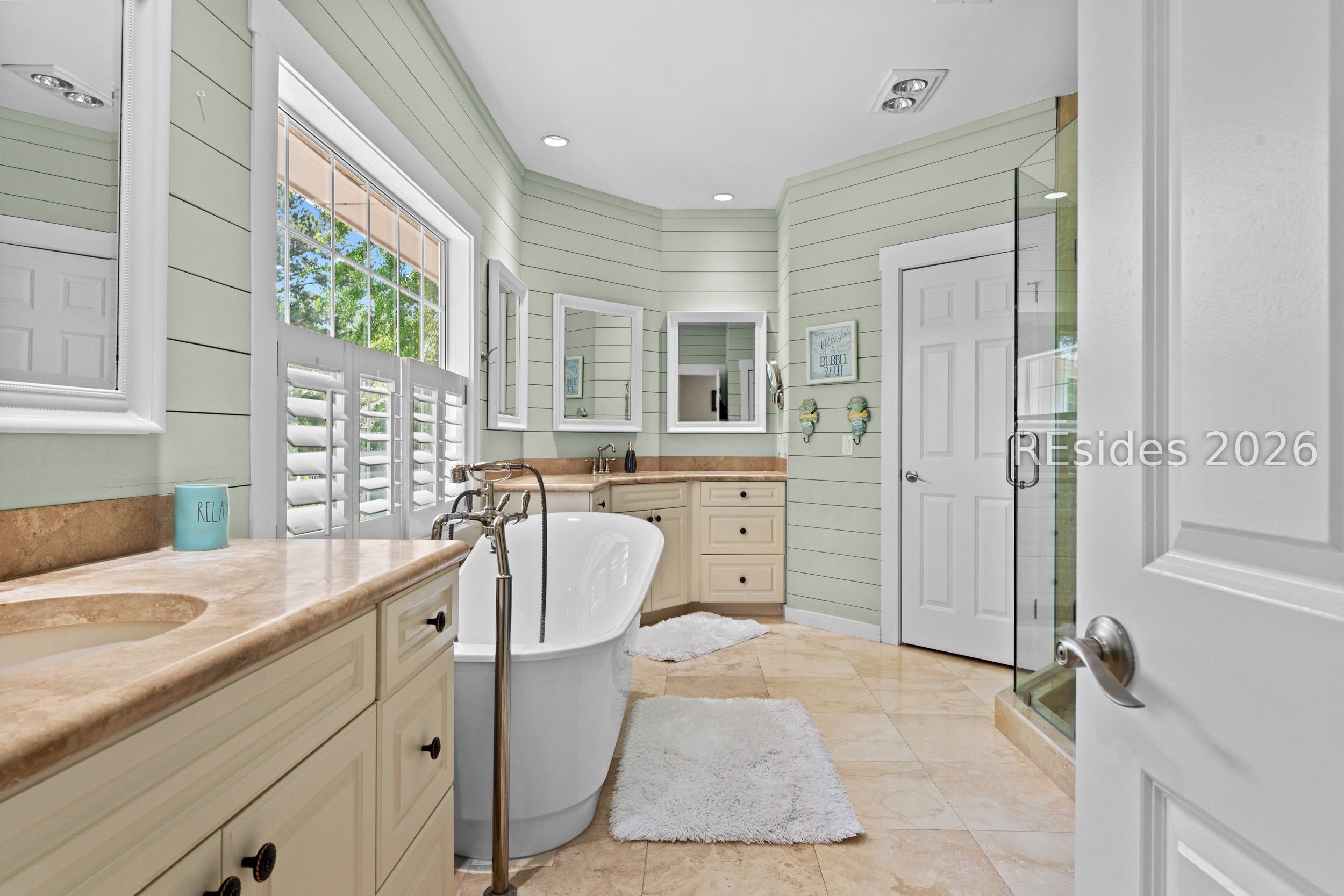 Hilton Head Island, South Carolina, 29926, United States, 5 Bedrooms Bedrooms, ,4 BathroomsBathrooms,Residential,Active,2035098