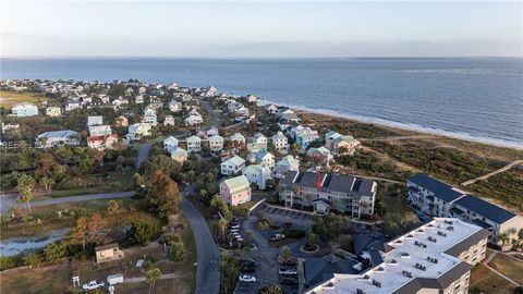 A home in Saint Helena Island