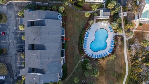 A home in Saint Helena Island