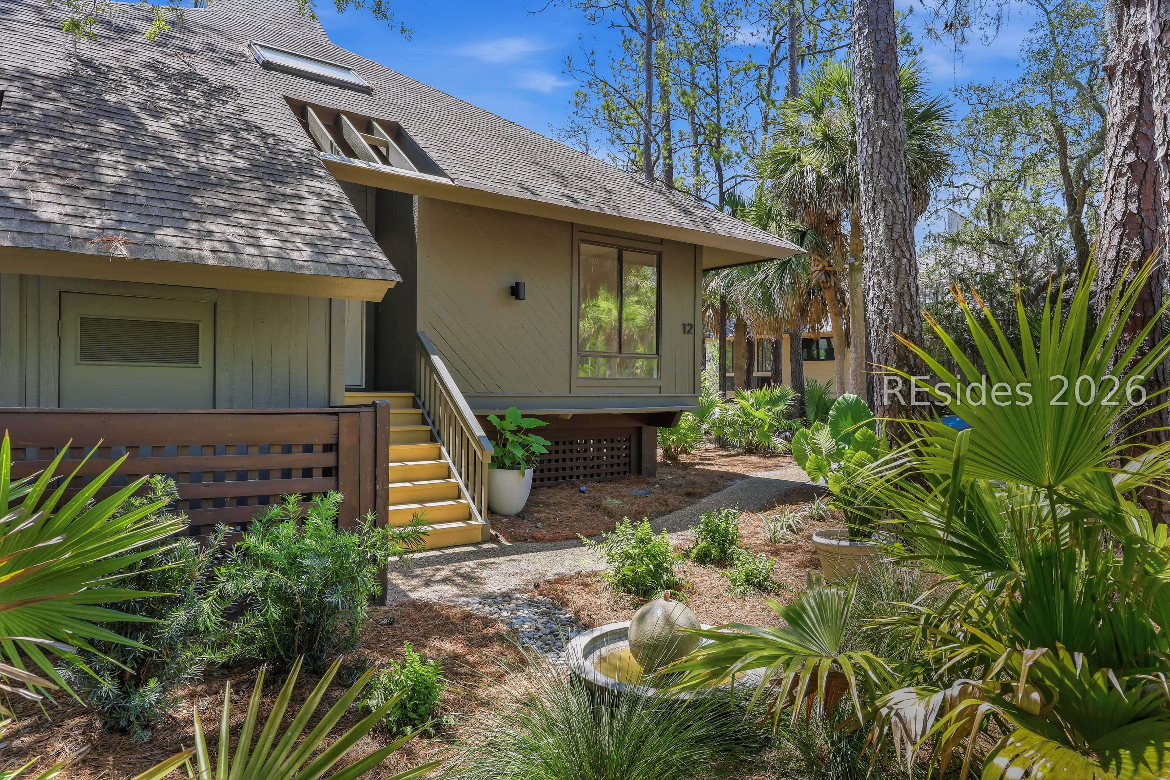 12 Palm Isle Court