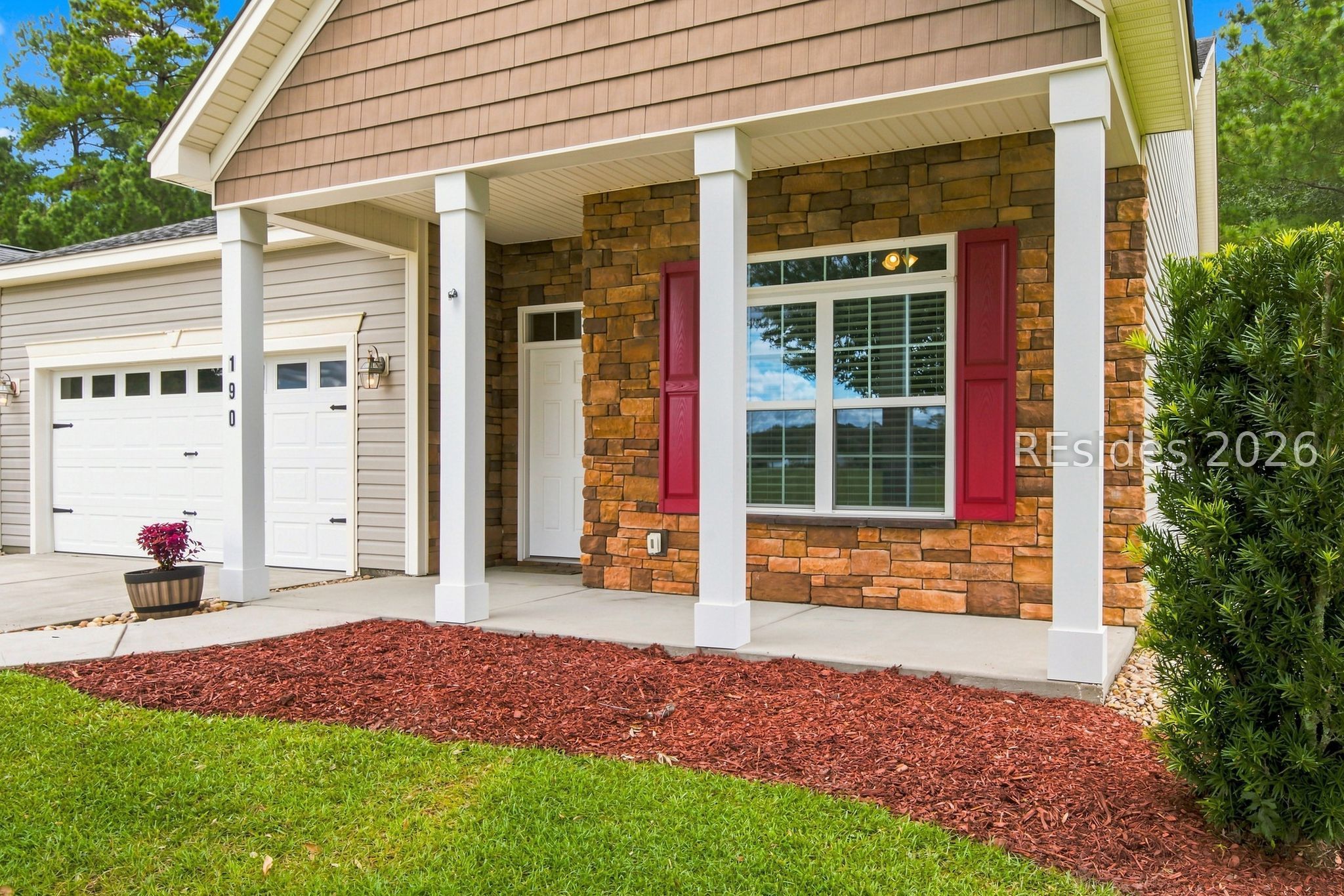 190 White Crescent Circle
