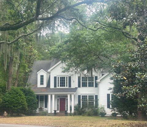 Homes For Sale - 10 Stonewall Circle<br/> Hilton Head Island, SC 29926