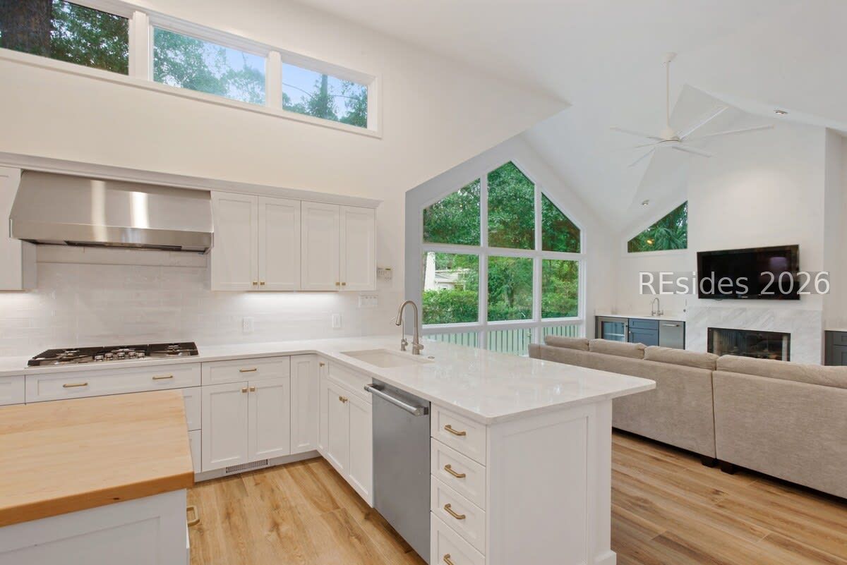 Hilton Head Island, South Carolina, 29928, United States, 5 Bedrooms Bedrooms, ,6 BathroomsBathrooms,Residential,Active,2036152