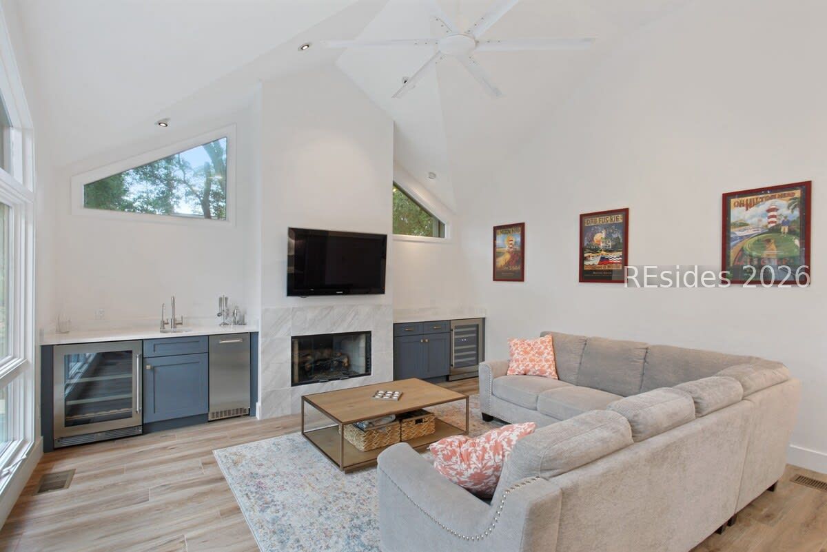 Hilton Head Island, South Carolina, 29928, United States, 5 Bedrooms Bedrooms, ,6 BathroomsBathrooms,Residential,Active,2036152