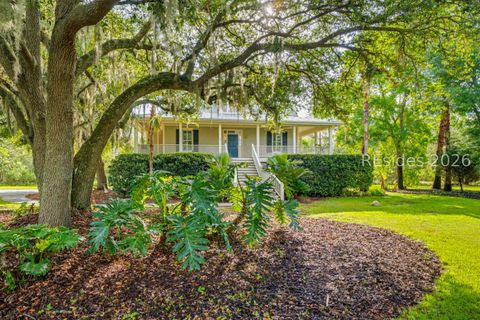 Homes For Sale - 2 Turnstone Drive<br/> Beaufort, SC 29907