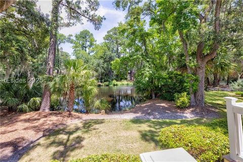 Homes For Sale - 10 Wax Myrtle Court<br/> Hilton Head Island, SC 29926