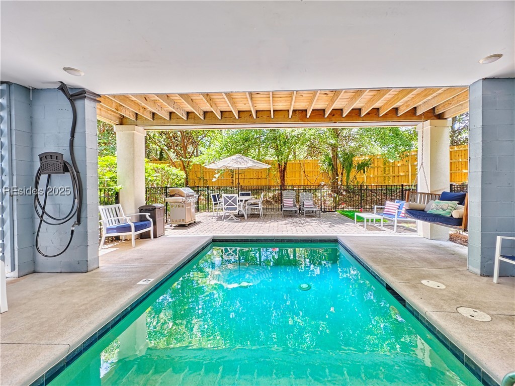 101 Sandcastle Court