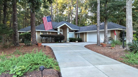 Homes For Sale - 2 River Birch Place<br/> Bluffton, SC 29910