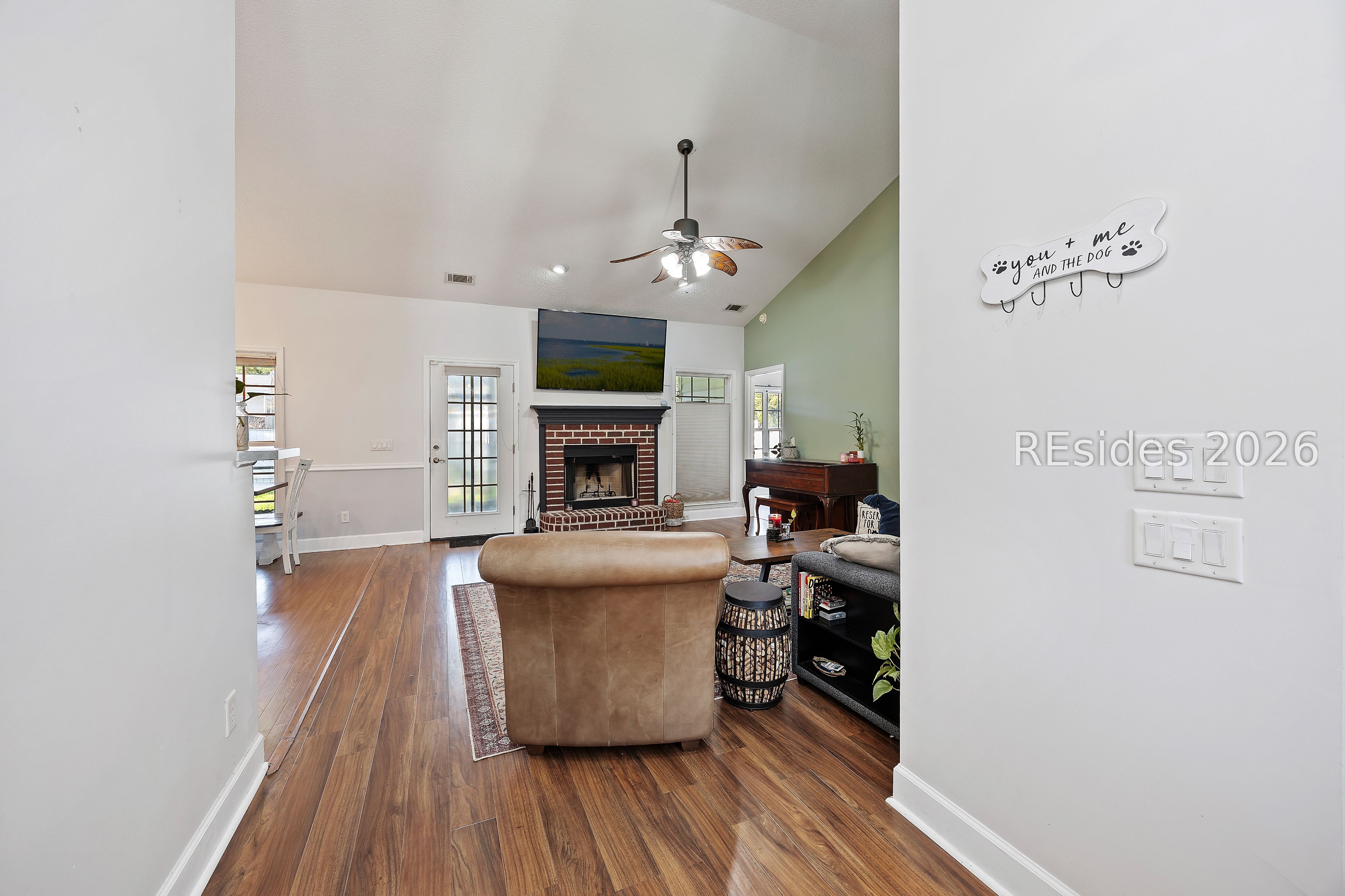 8 Parrot Creek Drive