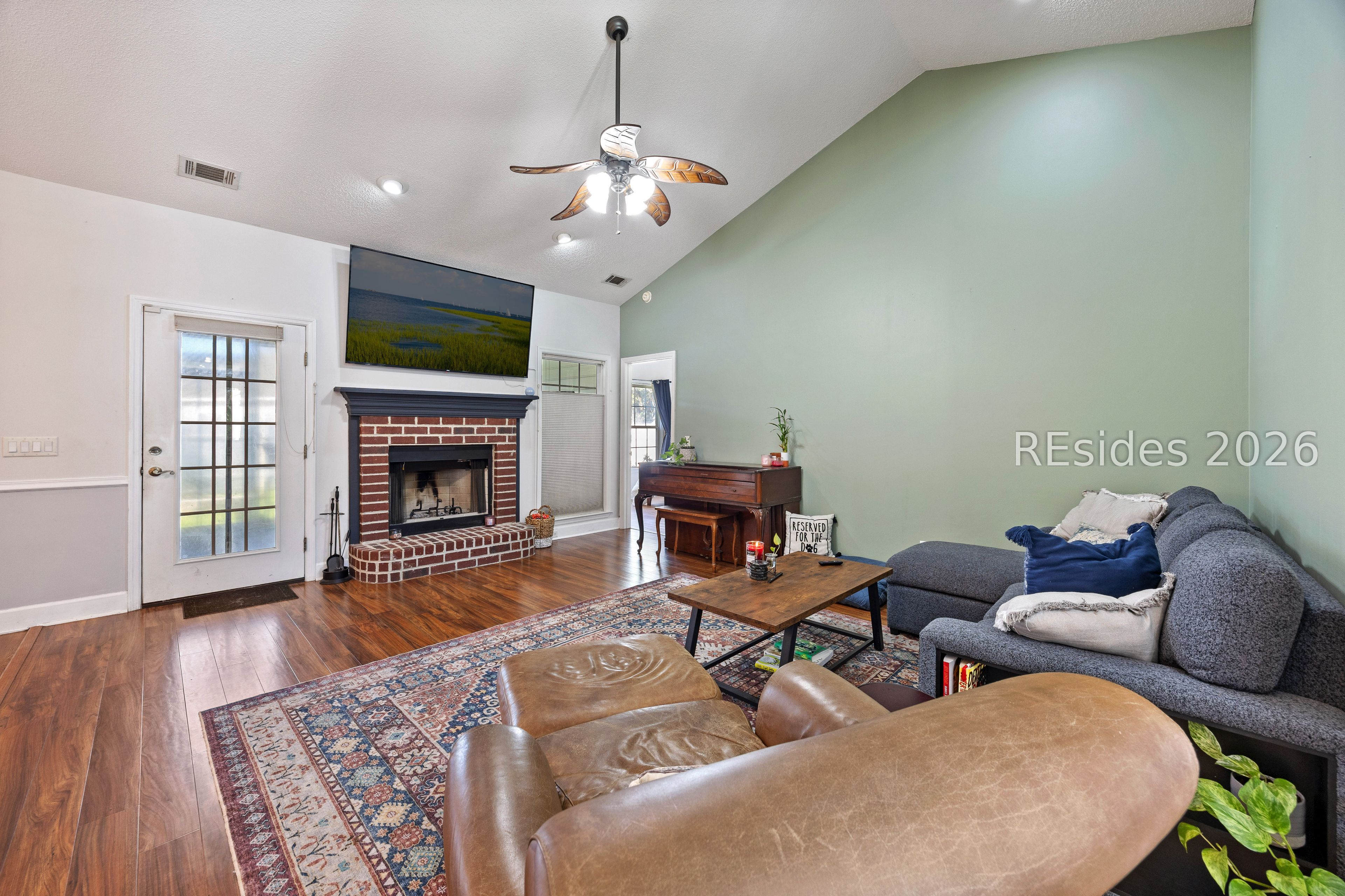 8 Parrot Creek Drive