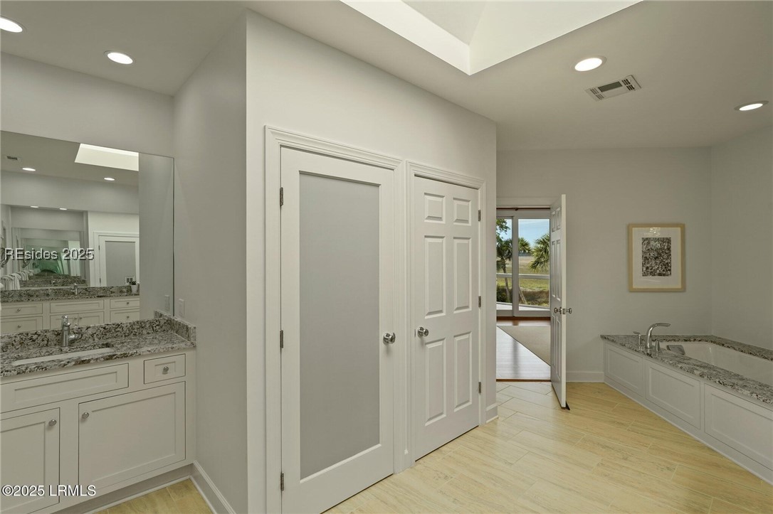 Saint Helena Island, South Carolina 29920, United States, 4 Bedrooms Bedrooms, ,5 BathroomsBathrooms,Residential,Active,128832