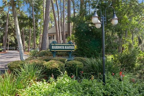 Condo For Sale - 90 Gloucester Road #203<br/> Hilton Head Island, SC 29928